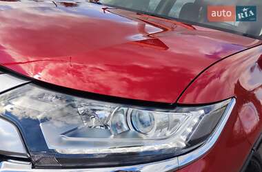 Внедорожник / Кроссовер Mitsubishi Outlander 2018 в 