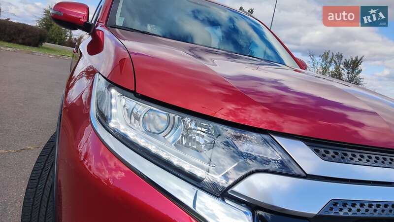 Позашляховик / Кросовер Mitsubishi Outlander 2018 в Києві