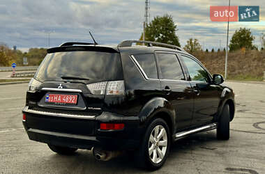 Внедорожник / Кроссовер Mitsubishi Outlander 2012 в 