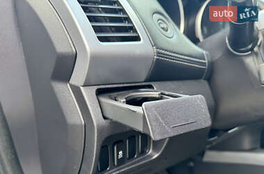 Внедорожник / Кроссовер Mitsubishi Outlander 2012 в 