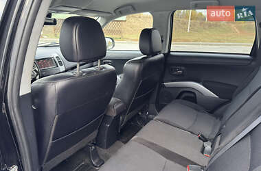 Внедорожник / Кроссовер Mitsubishi Outlander 2012 в 