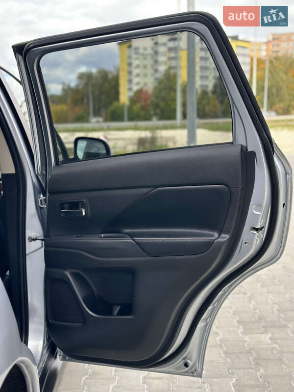 Внедорожник / Кроссовер Mitsubishi Outlander 2013 в Тернополе