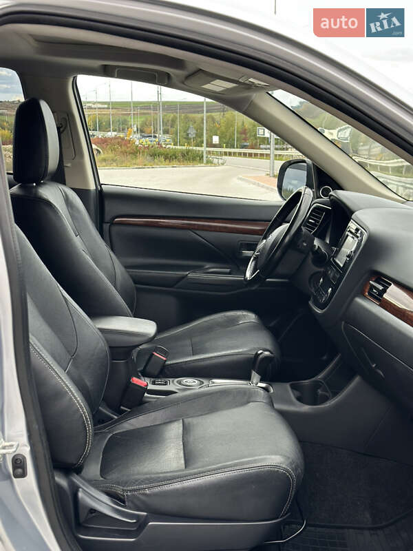 Внедорожник / Кроссовер Mitsubishi Outlander 2013 в Тернополе