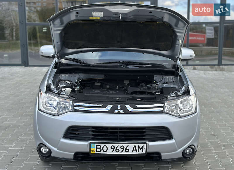 Внедорожник / Кроссовер Mitsubishi Outlander 2013 в Тернополе