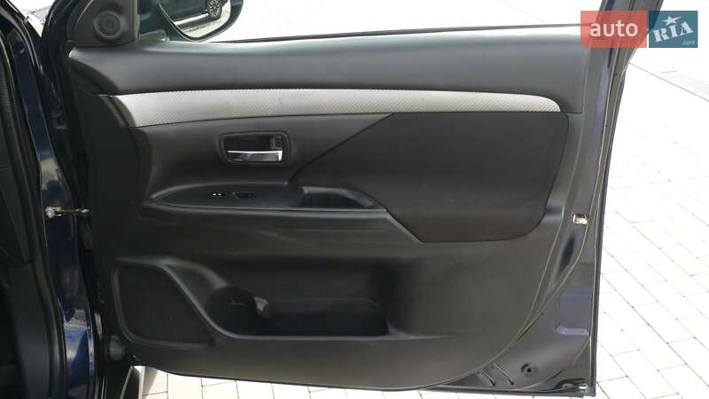 Внедорожник / Кроссовер Mitsubishi Outlander 2016 в Жмеринке фото 22 Внедорожник / Кроссовер Mitsubishi Outlander 2016 в Жмеринке