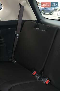 Внедорожник / Кроссовер Mitsubishi Outlander 2016 в 