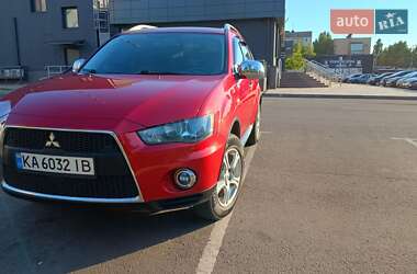 Внедорожник / Кроссовер Mitsubishi Outlander 2010 в Кривом Роге