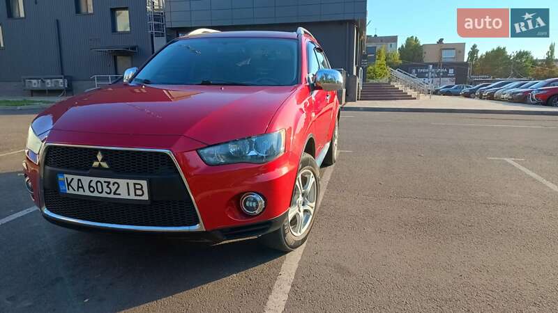 Внедорожник / Кроссовер Mitsubishi Outlander 2010 в Кривом Роге