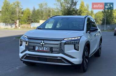 Внедорожник / Кроссовер Mitsubishi Outlander 2022 в 