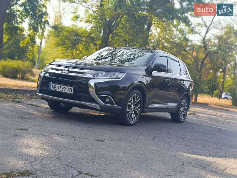 Внедорожник / Кроссовер Mitsubishi Outlander 2017 в Кривом Роге