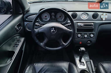 Внедорожник / Кроссовер Mitsubishi Outlander 2005 в 