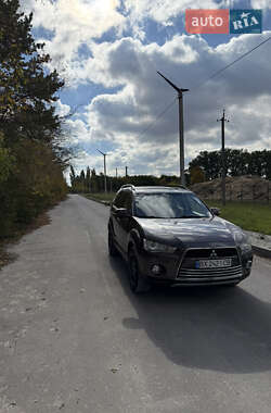 Позашляховик / Кросовер Mitsubishi Outlander 2012 в  фото 11 Позашляховик / Кросовер Mitsubishi Outlander 2012 в