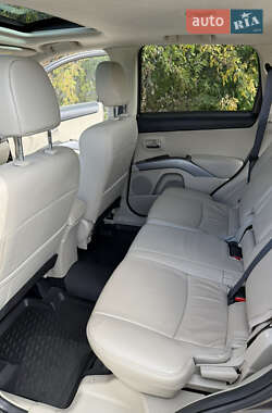 Позашляховик / Кросовер Mitsubishi Outlander 2012 в  фото 34 Позашляховик / Кросовер Mitsubishi Outlander 2012 в