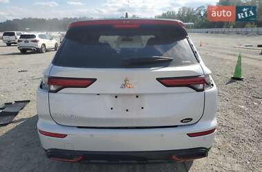 Внедорожник / Кроссовер Mitsubishi Outlander 2023 в 