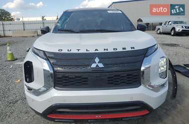 Внедорожник / Кроссовер Mitsubishi Outlander 2023 в 