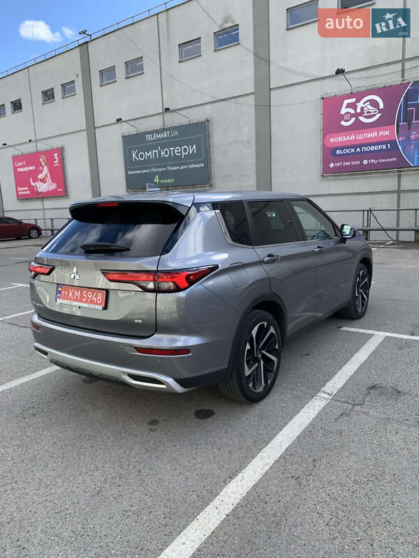 Внедорожник / Кроссовер Mitsubishi Outlander 2022 в Киеве