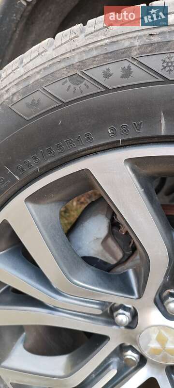 Внедорожник / Кроссовер Mitsubishi Outlander 2017 в Смеле