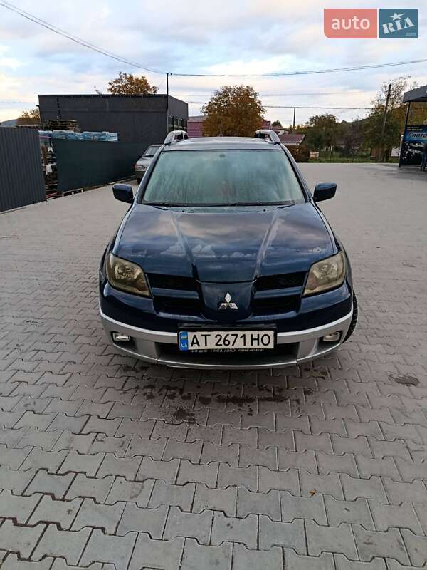 Внедорожник / Кроссовер Mitsubishi Outlander 2004 в Косове