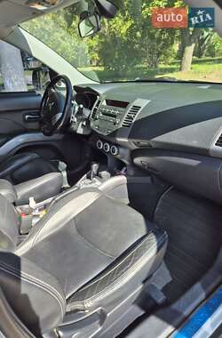 Внедорожник / Кроссовер Mitsubishi Outlander 2008 в 