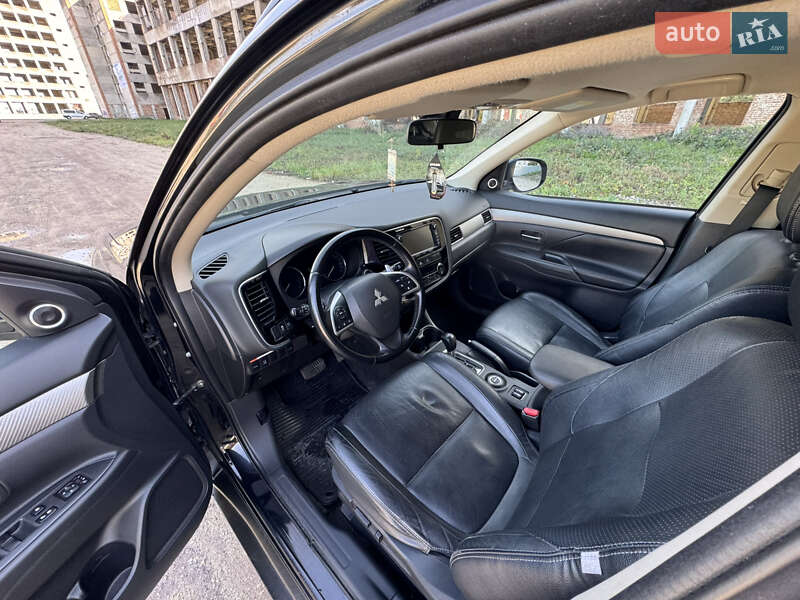 Внедорожник / Кроссовер Mitsubishi Outlander 2013 в Тернополе