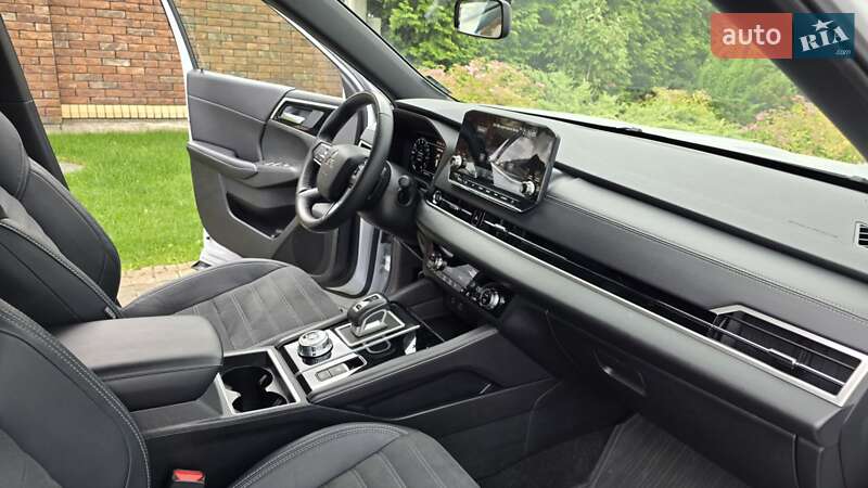 Внедорожник / Кроссовер Mitsubishi Outlander 2022 в Киеве