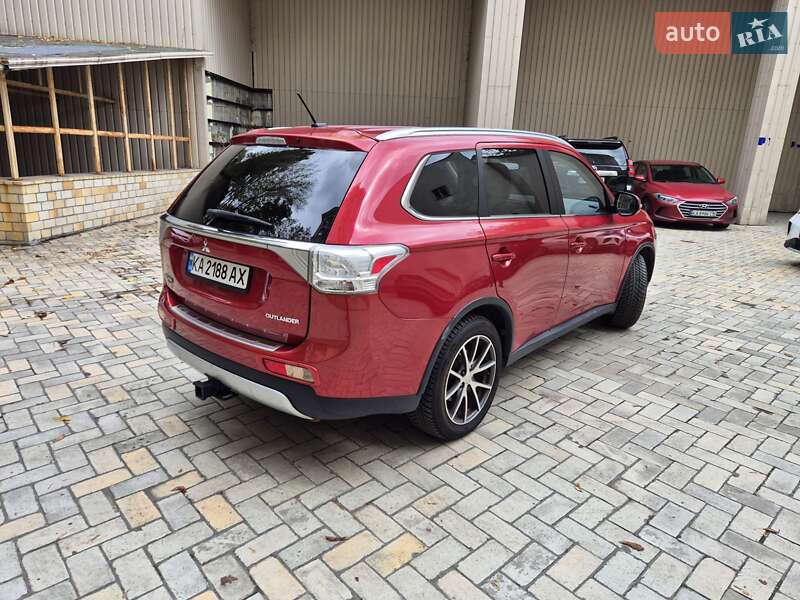 Внедорожник / Кроссовер Mitsubishi Outlander 2014 в Киеве