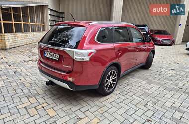 Внедорожник / Кроссовер Mitsubishi Outlander 2014 в 