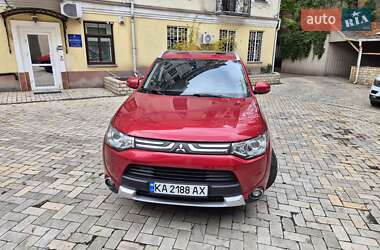 Внедорожник / Кроссовер Mitsubishi Outlander 2014 в Киеве