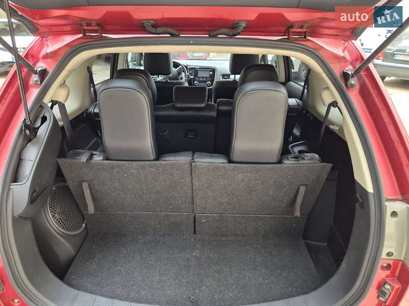 Внедорожник / Кроссовер Mitsubishi Outlander 2014 в Киеве