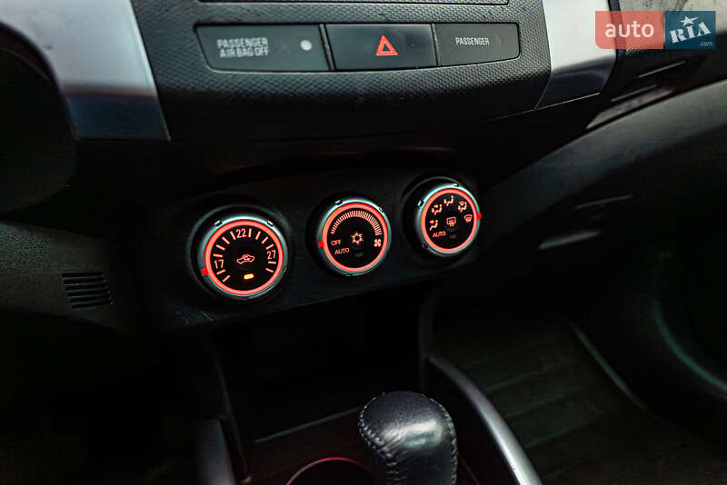 Позашляховик / Кросовер Mitsubishi Outlander 2008 в Києві фото 17 Позашляховик / Кросовер Mitsubishi Outlander 2008 в Києві