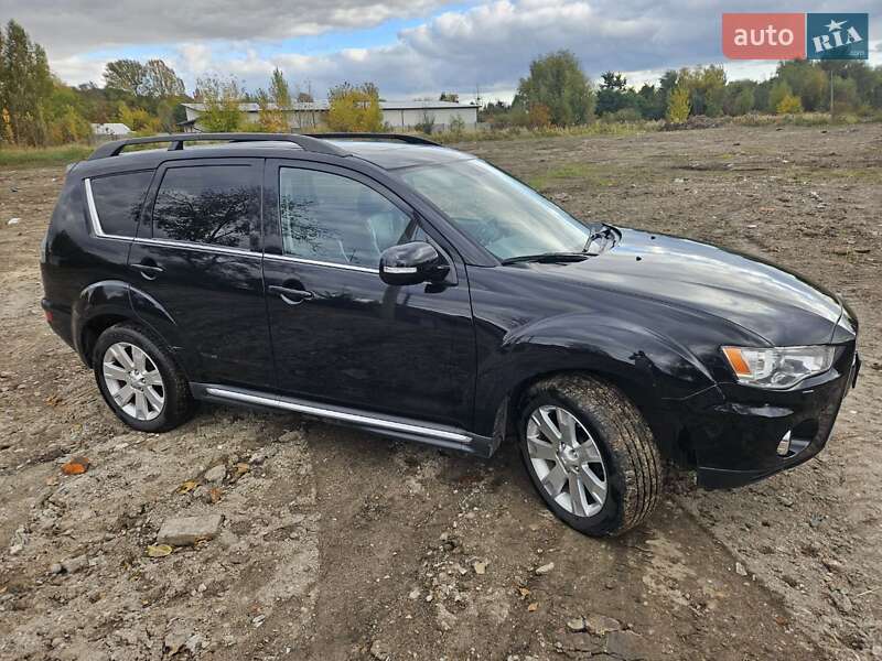 Внедорожник / Кроссовер Mitsubishi Outlander 2010 в Нововолынске