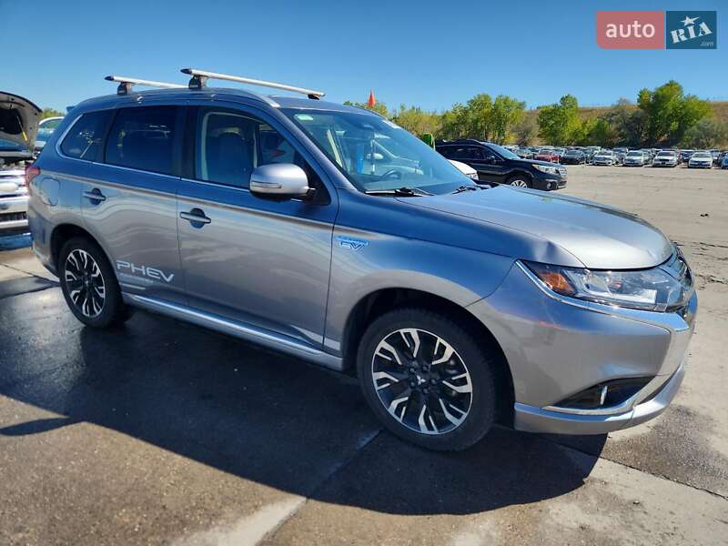 Внедорожник / Кроссовер Mitsubishi Outlander 2018 в Житомире фото 2 Внедорожник / Кроссовер Mitsubishi Outlander 2018 в Житомире