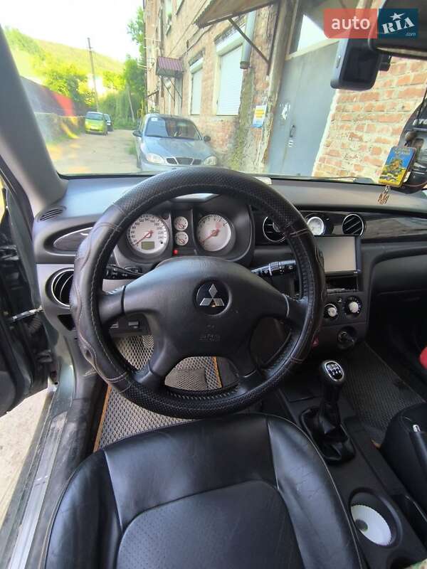 Внедорожник / Кроссовер Mitsubishi Outlander 2003 в Могилев-Подольске фото 7 Внедорожник / Кроссовер Mitsubishi Outlander 2003 в Могилев-Подольске