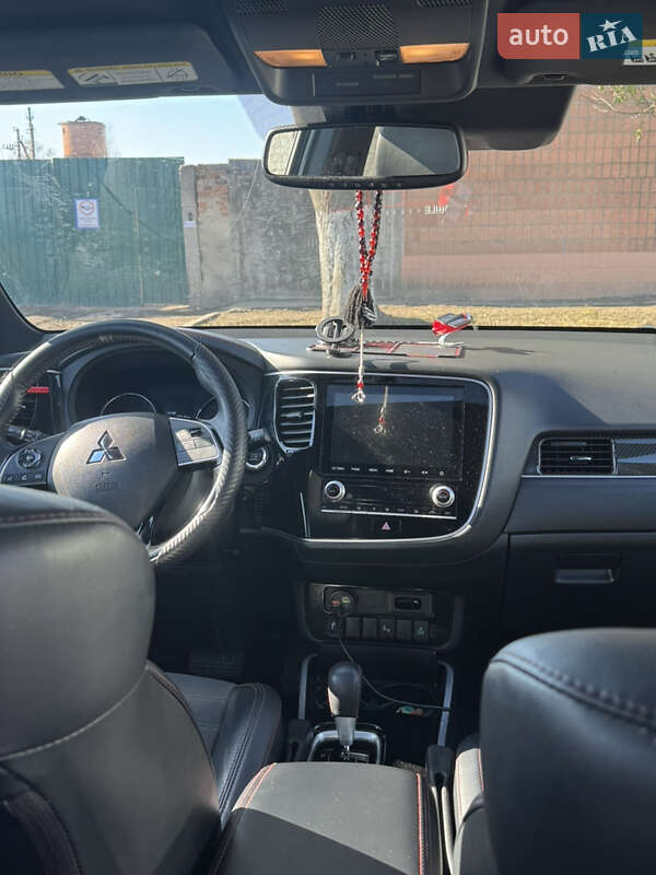 Внедорожник / Кроссовер Mitsubishi Outlander 2020 в Харькове