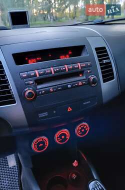 Внедорожник / Кроссовер Mitsubishi Outlander 2007 в 