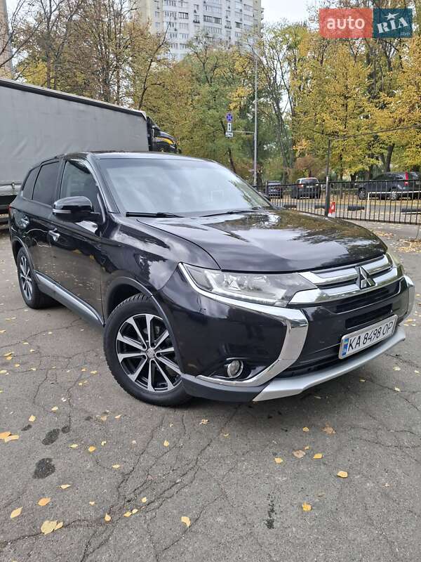 Внедорожник / Кроссовер Mitsubishi Outlander 2018 в Киеве