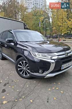 Внедорожник / Кроссовер Mitsubishi Outlander 2018 в 