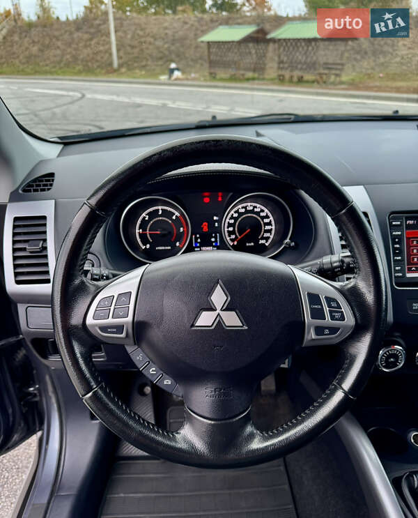 Внедорожник / Кроссовер Mitsubishi Outlander 2012 в Полтаве