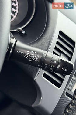 Внедорожник / Кроссовер Mitsubishi Outlander 2012 в 