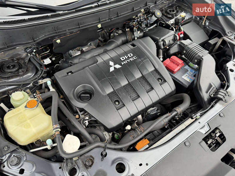 Внедорожник / Кроссовер Mitsubishi Outlander 2012 в Полтаве