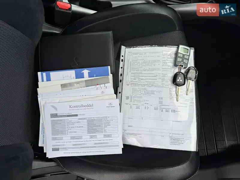 Внедорожник / Кроссовер Mitsubishi Outlander 2012 в Полтаве документ