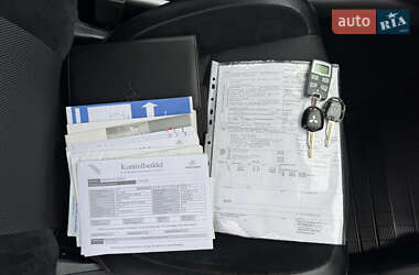 Внедорожник / Кроссовер Mitsubishi Outlander 2012 в 