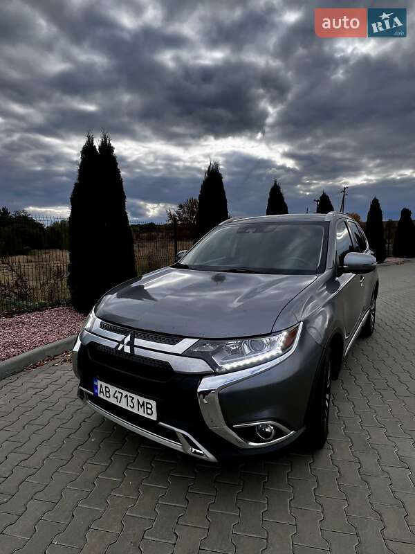 Позашляховик / Кросовер Mitsubishi Outlander 2020 в Вінниці