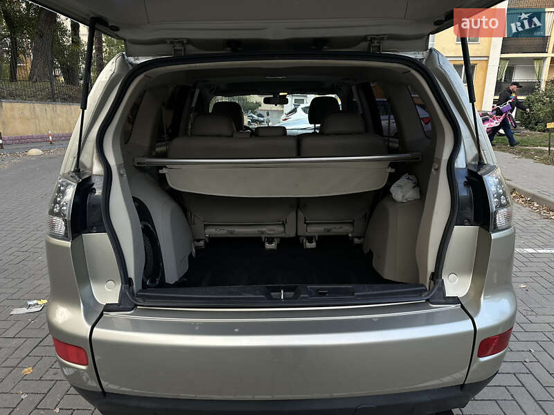 Внедорожник / Кроссовер Mitsubishi Outlander 2009 в Киеве