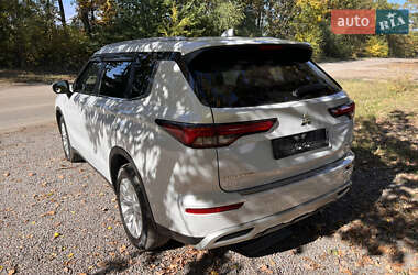 Внедорожник / Кроссовер Mitsubishi Outlander 2022 в 