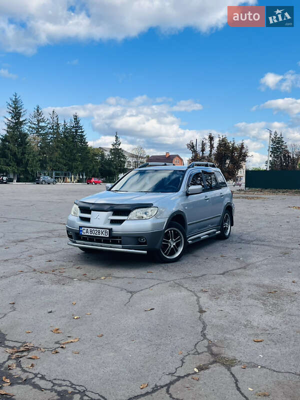 Внедорожник / Кроссовер Mitsubishi Outlander 2005 в Новоархангельске