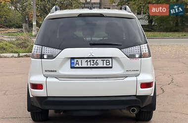Позашляховик / Кросовер Mitsubishi Outlander 2011 в  фото 4 Позашляховик / Кросовер Mitsubishi Outlander 2011 в