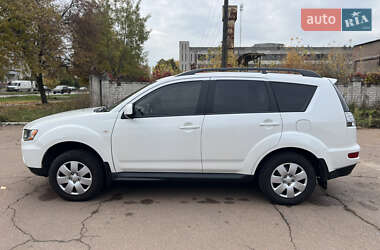 Позашляховик / Кросовер Mitsubishi Outlander 2011 в  фото 14 Позашляховик / Кросовер Mitsubishi Outlander 2011 в