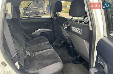 Позашляховик / Кросовер Mitsubishi Outlander 2011 в  фото 20 Позашляховик / Кросовер Mitsubishi Outlander 2011 в