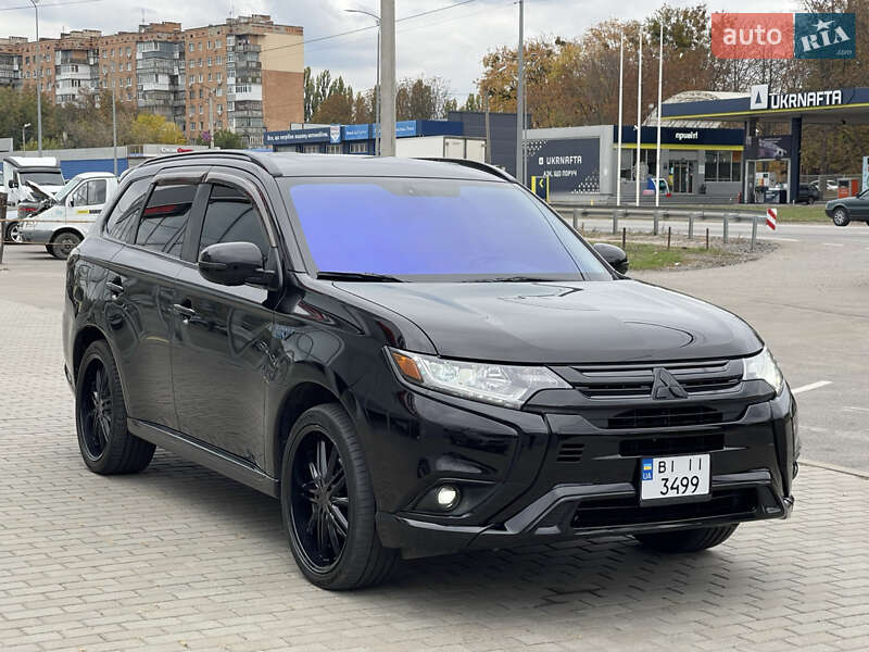 Внедорожник / Кроссовер Mitsubishi Outlander 2018 в Полтаве